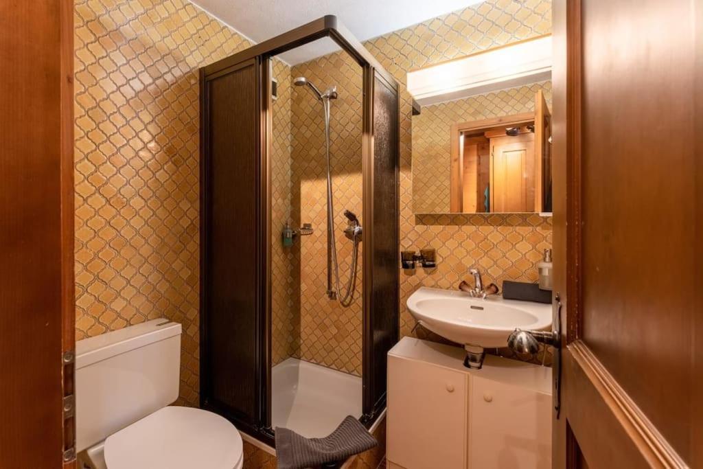 Charming Alpine Apartment Gstaad Buitenkant foto