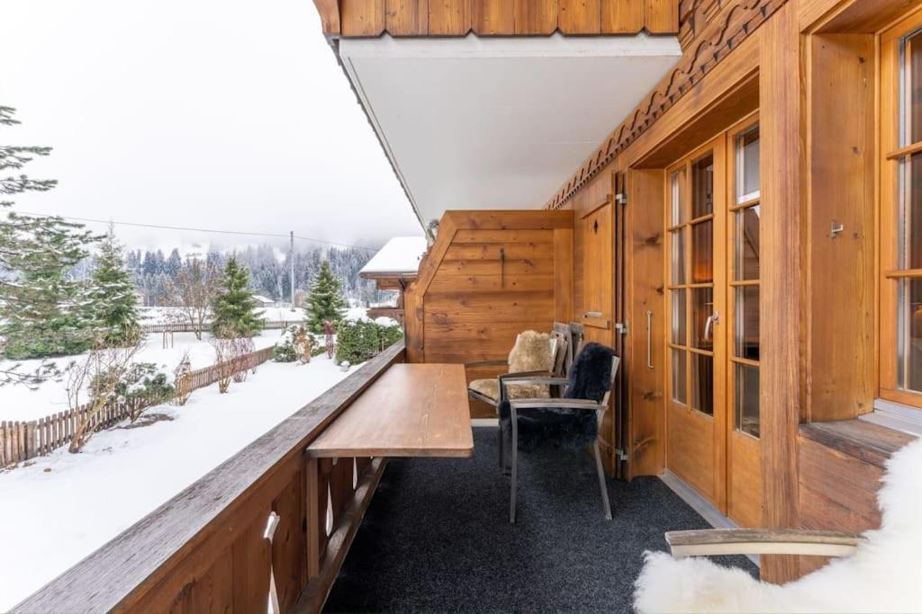 Charming Alpine Apartment Gstaad Buitenkant foto